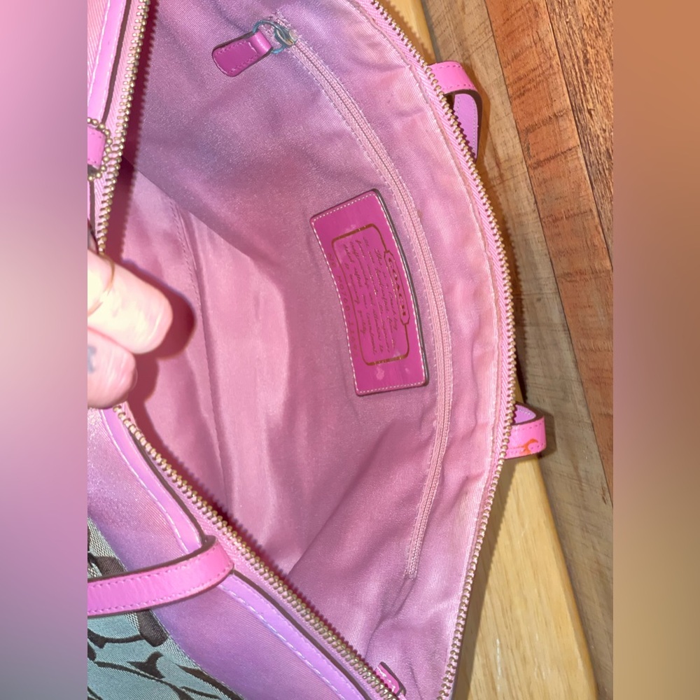 🔥 SOLD🔥Coach Signature Pink shoulder bag - Picture 8 of 10